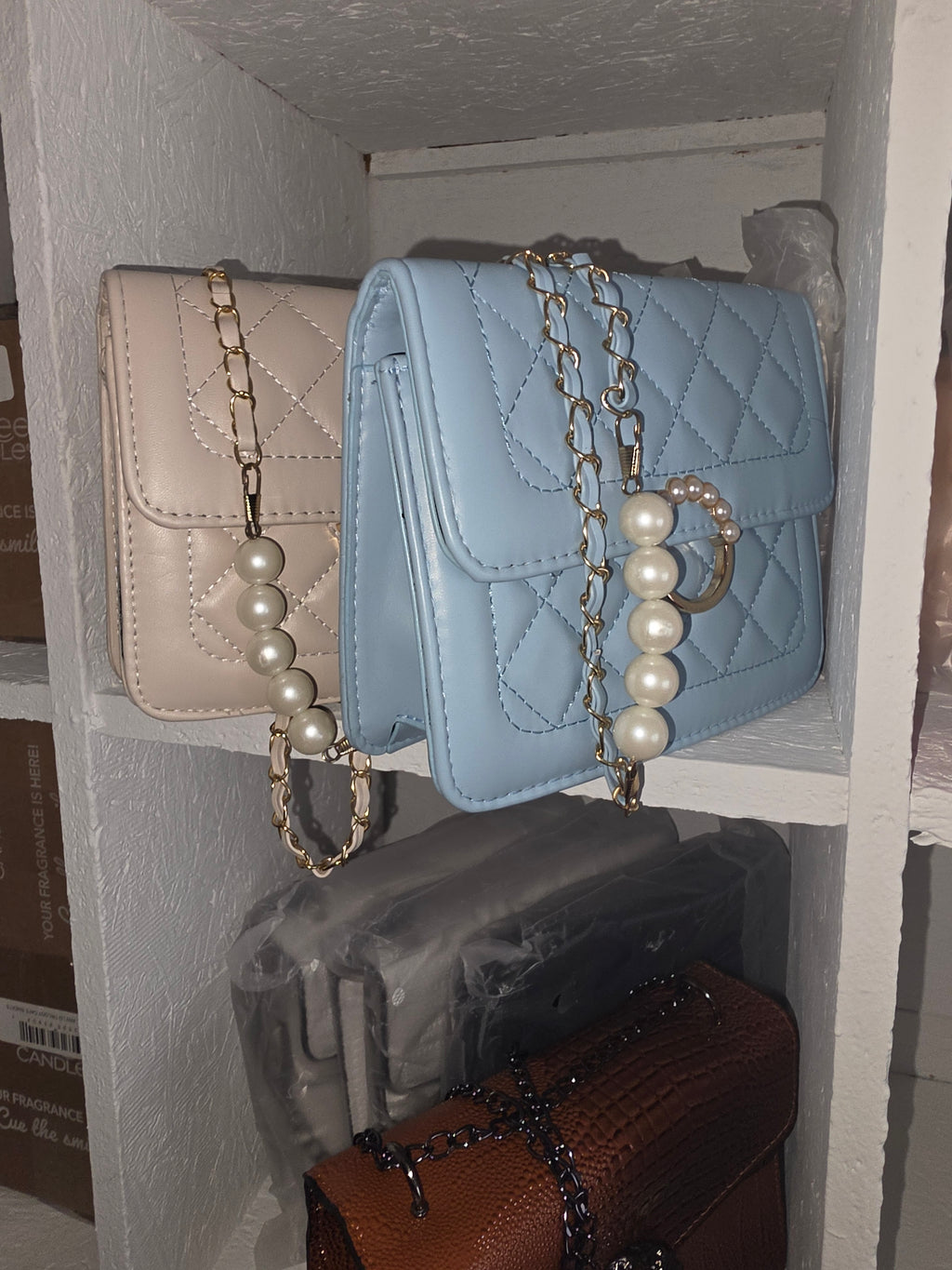 3 regular scoops with 3 rainbow eggs and 1 gold egg